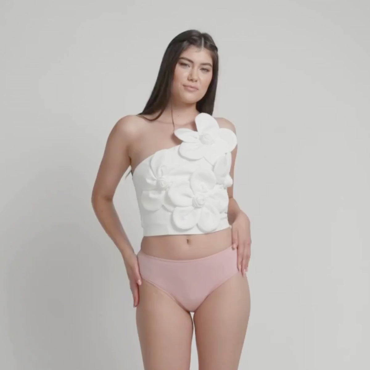 Indlæs video: Femieko Ava pink menstruationstrusser moderat flow – period panties for moderate flow pink - video